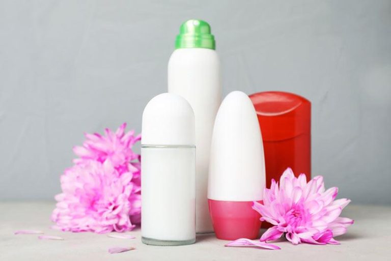 أفضل مزيل عرق للنساء لا يسبب سواد